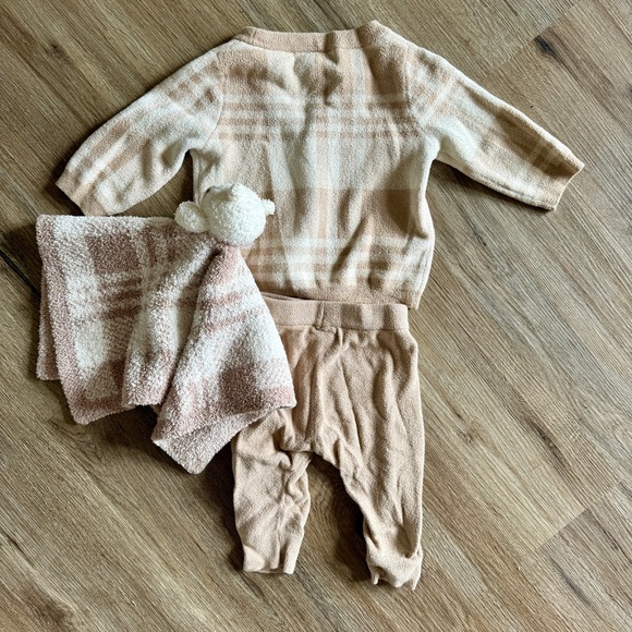 Barefoot Dreams Baby Sweater Set - Picture 2 of 5